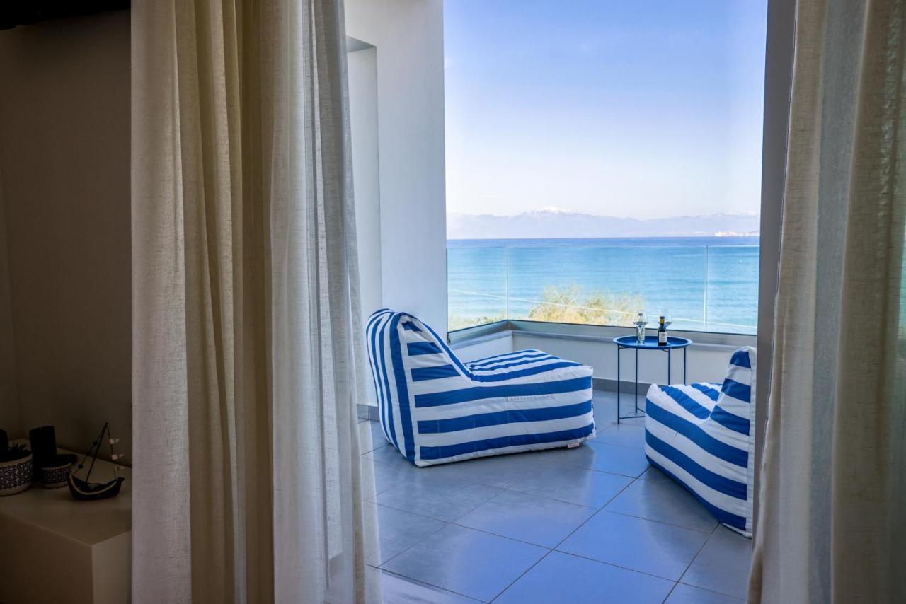 La Mer Bleue Boutique Suite Vrahati Exterior foto